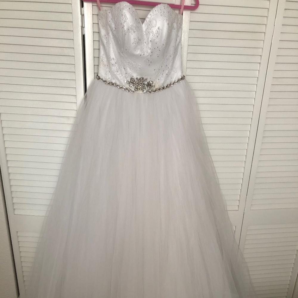 Wedding dress